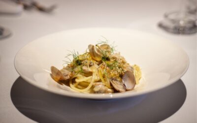 Spaghettone con vongole, bottarga, limone e pane panko